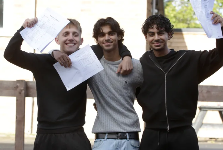LIVE: GCSE results in Maidenhead, Windsor, Slough and South Bucks 2026 ...